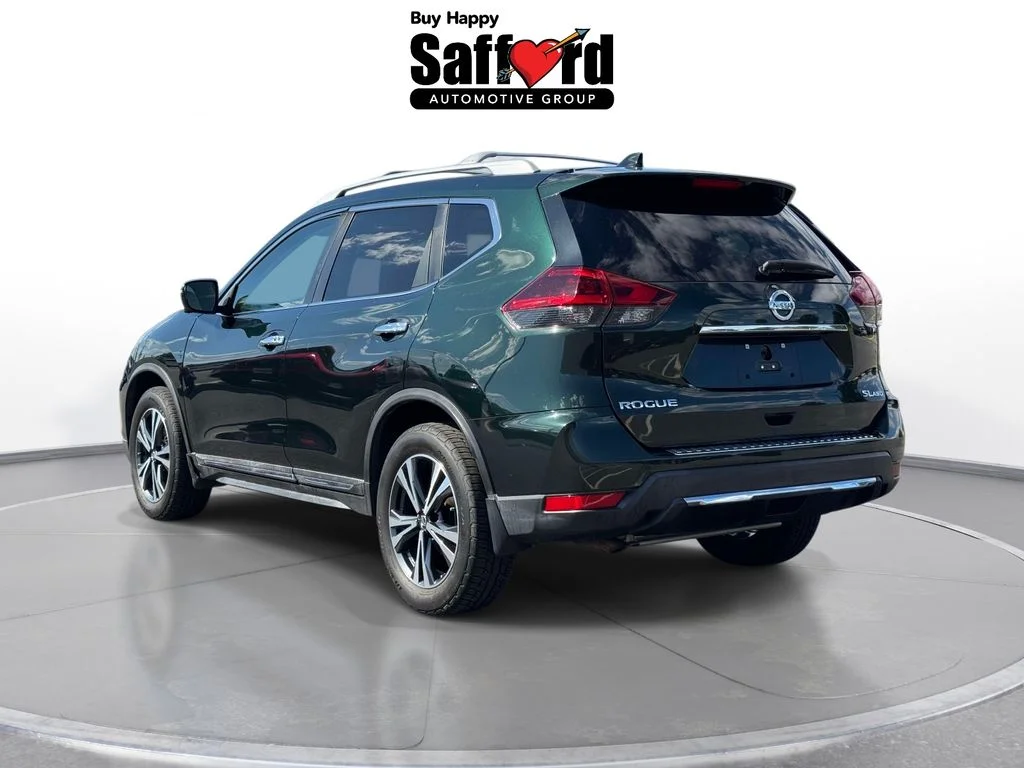 Used 2018 Green Nissan SL image 6