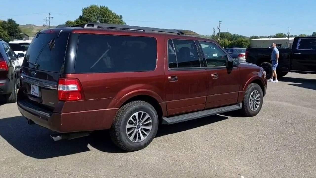 2017 Ford Expedition EL XLT photo 2