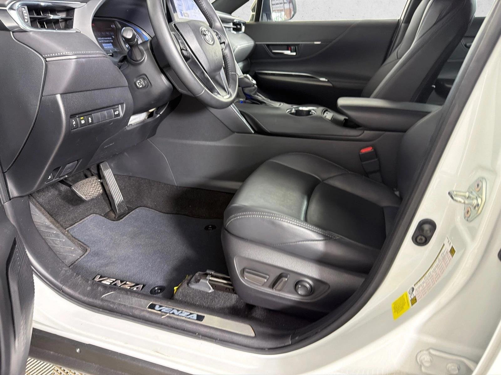Used 2023 Wind Chill Pearl Toyota Nightshade image 9