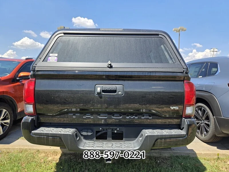 Used 2022 Midnight Black Metallic TOYOTA  image 4