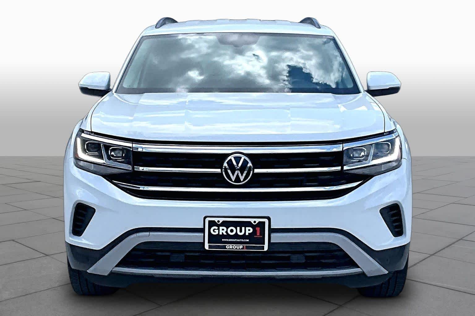 Used 2023 Pure White Volkswagen 2.0T SE w/Technology image 4