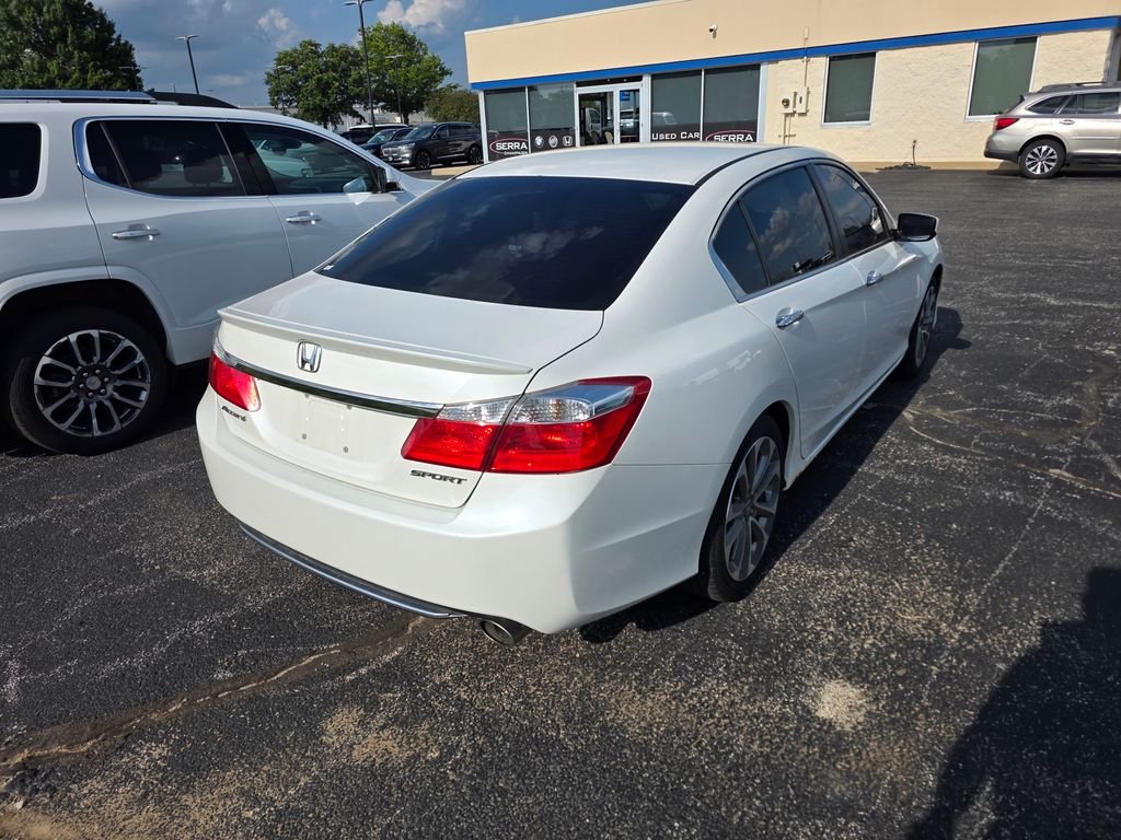Used 2013 White Honda Sport image 4