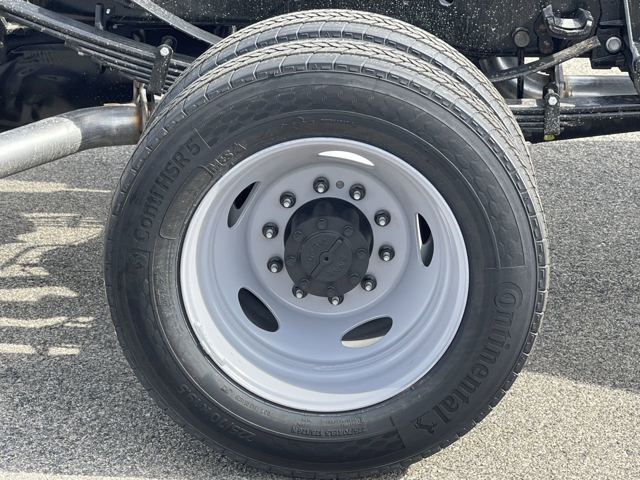 2025 Ford F-550 Super Duty Chassis Cab XL - Photo 11