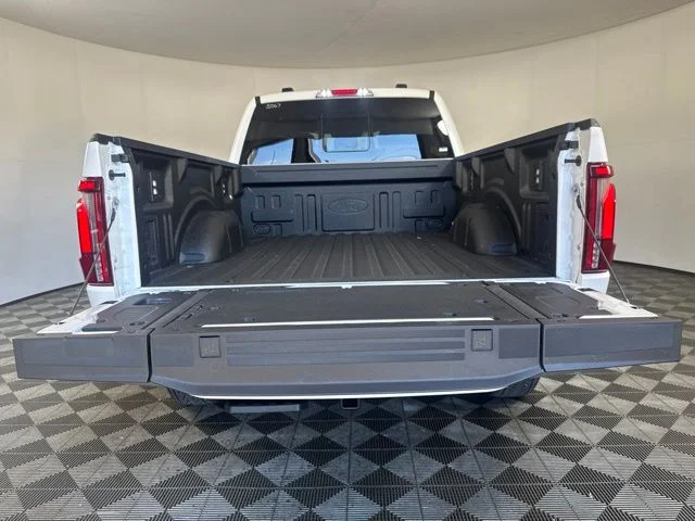 New 2026 Star White Metallic Tri-Coat Ford King Ranch image 21