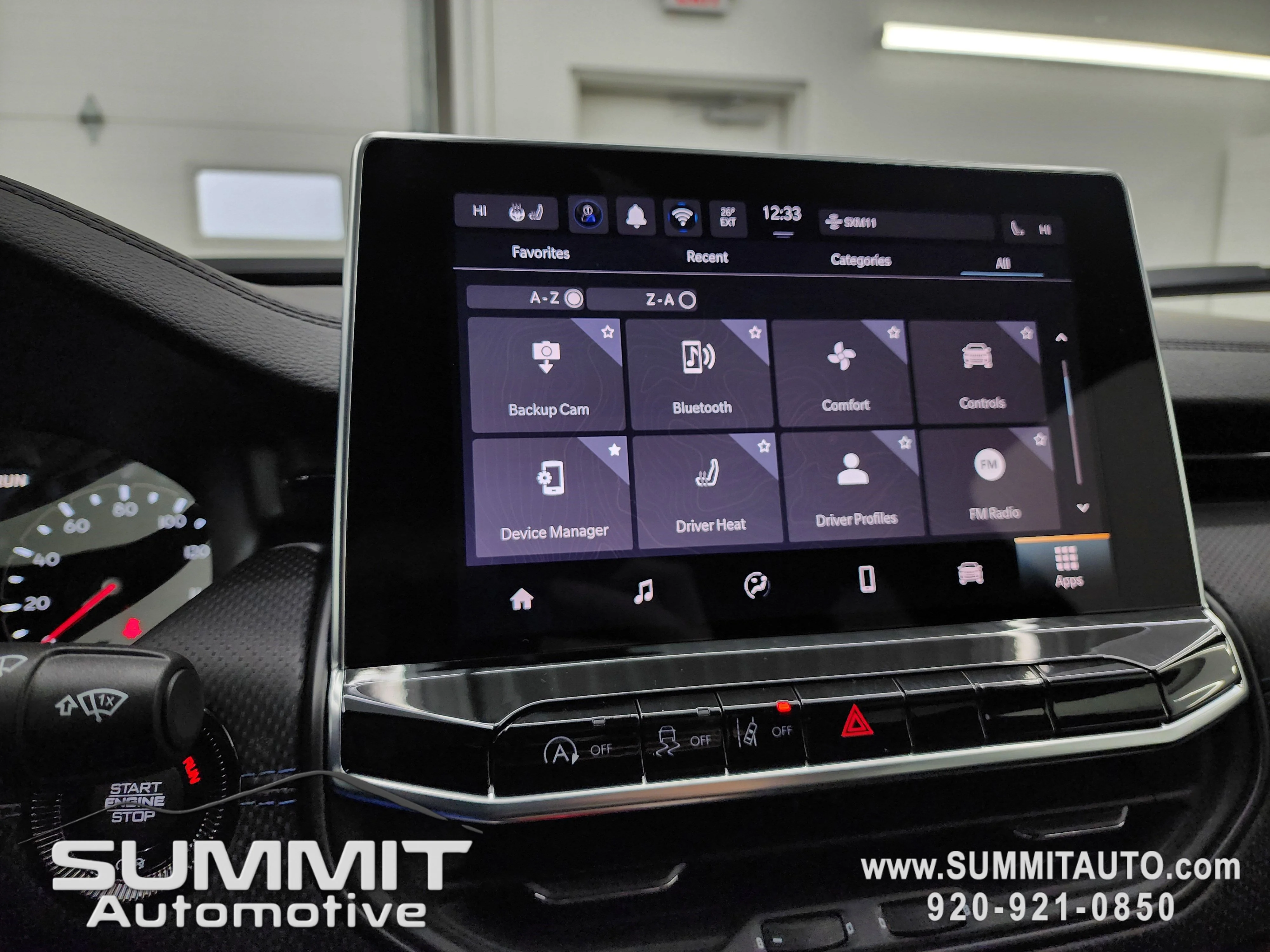 New 2026 Diamond Black Crystal Pearl-Coat Exterior Paint Jeep Latitude image 54