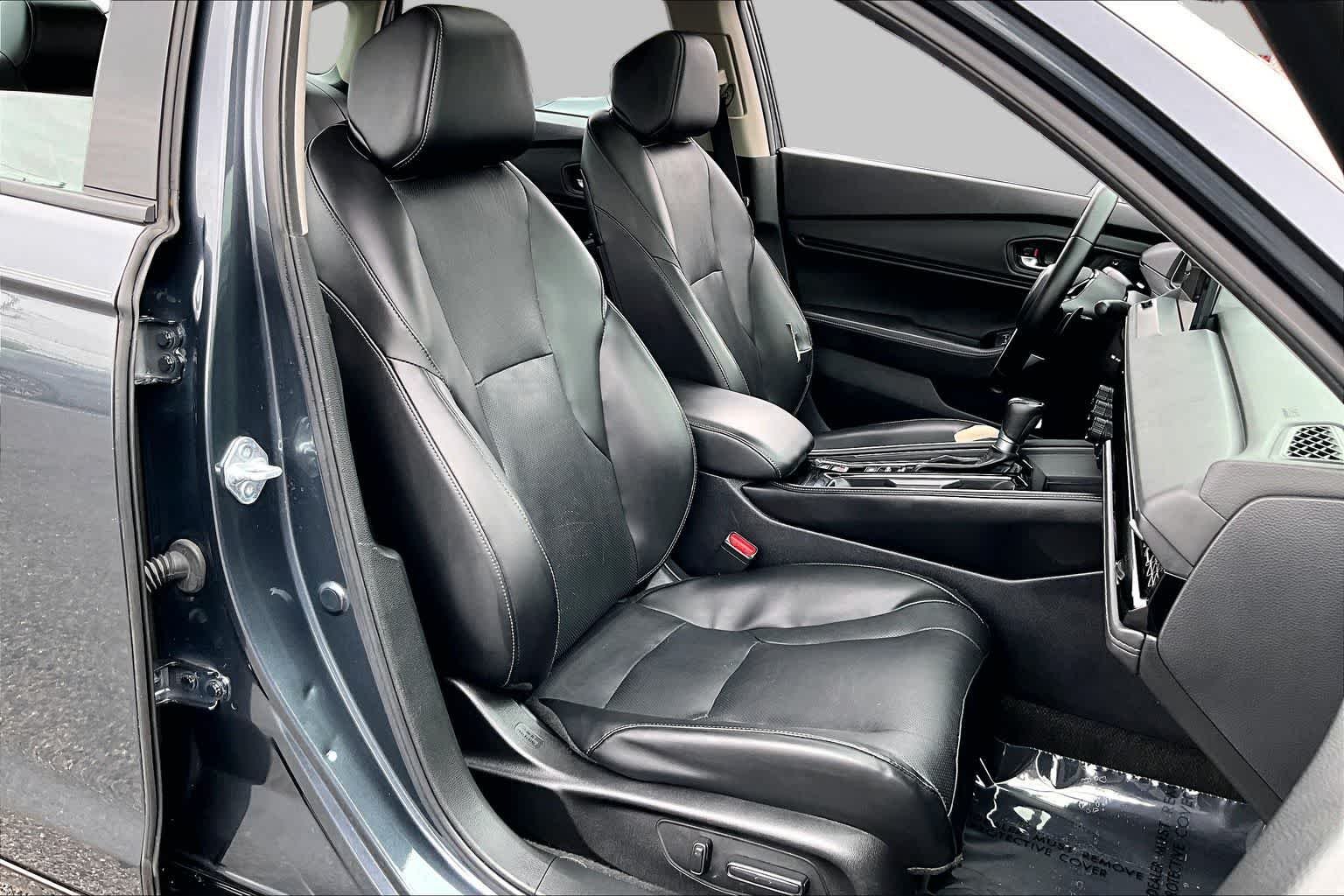 Used 2023 Meteorite Gray Metallic Honda Touring image 9