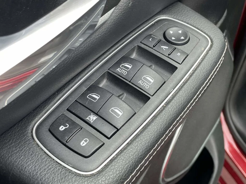 Used 2022 Red Ram Laramie image 25
