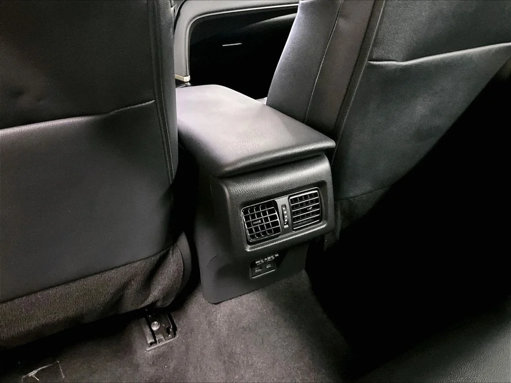 Used 2025  Toyota SE image 25
