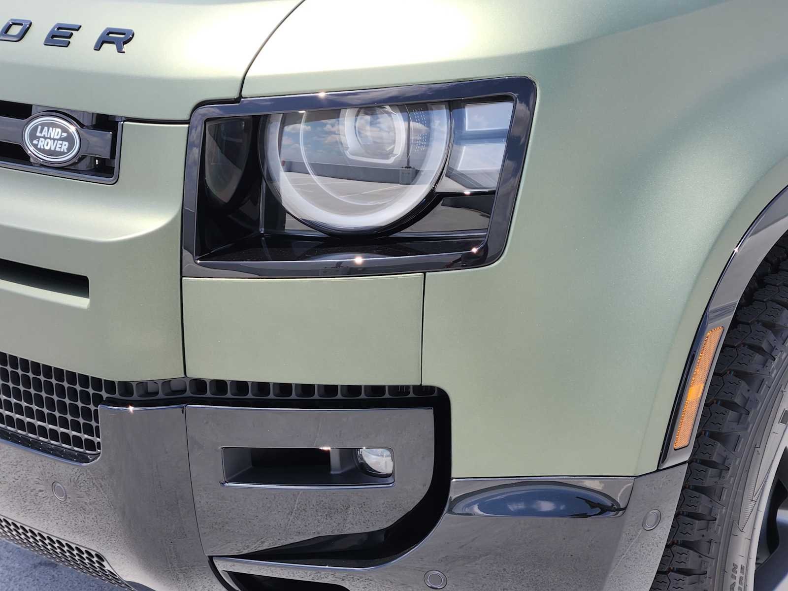 New 2026 Woolstone Green LAND ROVER X-Dynamic SE image 8