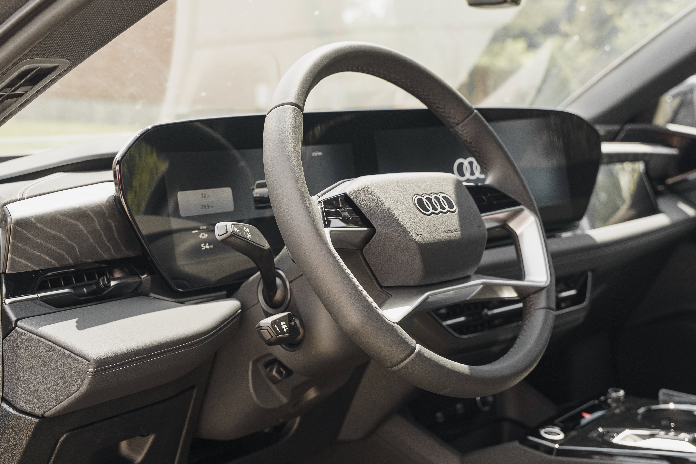 New 2027 Daytona Gray Pearl Effect Audi Premium Plus image 9