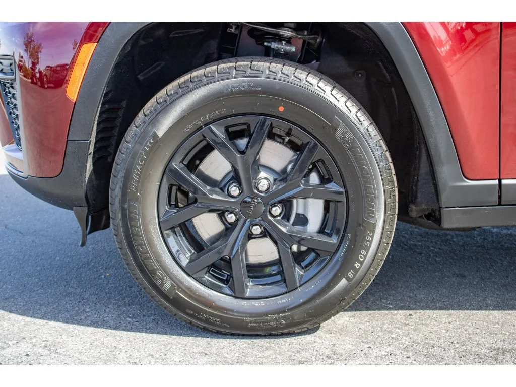 New 2026 Velvet Red Pearlcoat Jeep Laredo Altitude image 5
