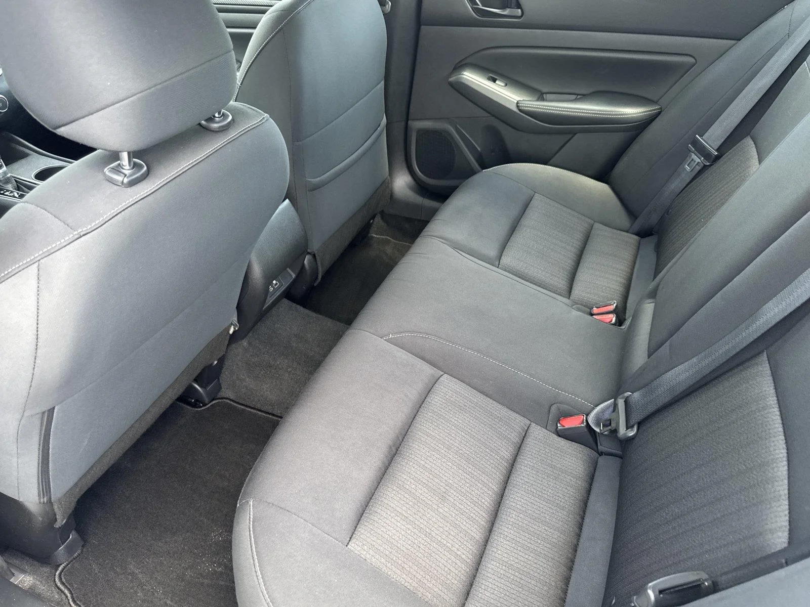 Used 2025 Glacier White Nissan SV image 29