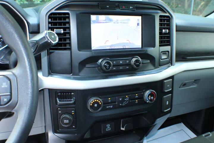 Used 2023  Ford  image 10