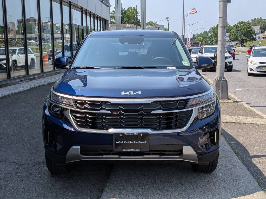 Used 2025 Blue Kia LX image 3