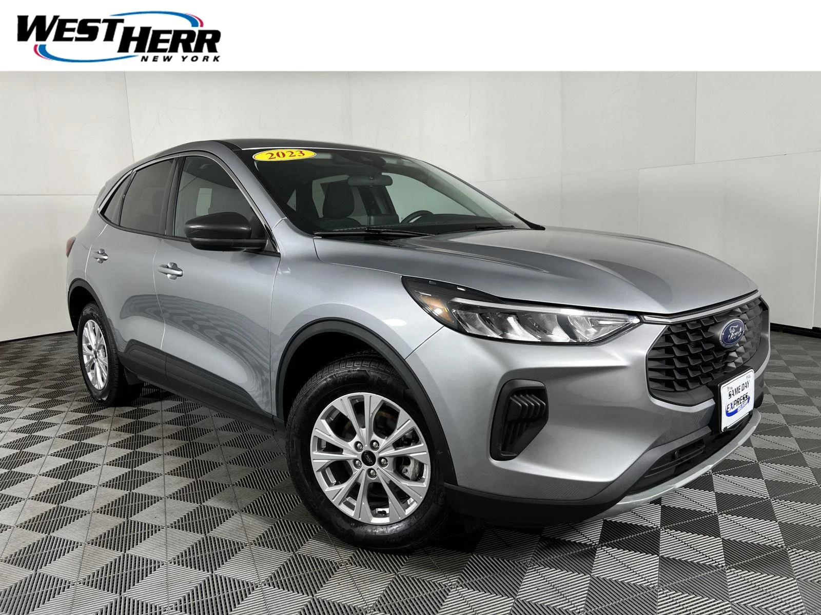 Used 2023 Iconic Silver Ford Active image 1