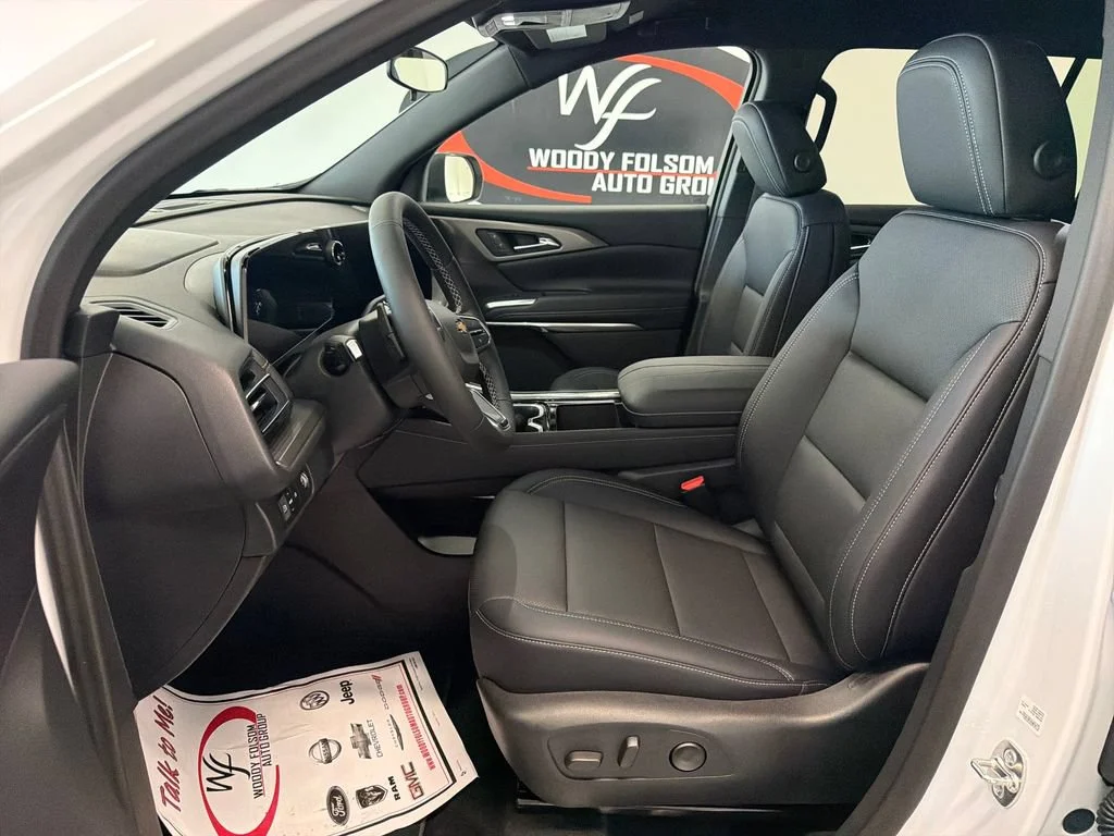 New 2027 Summit White Chevrolet LT image 11