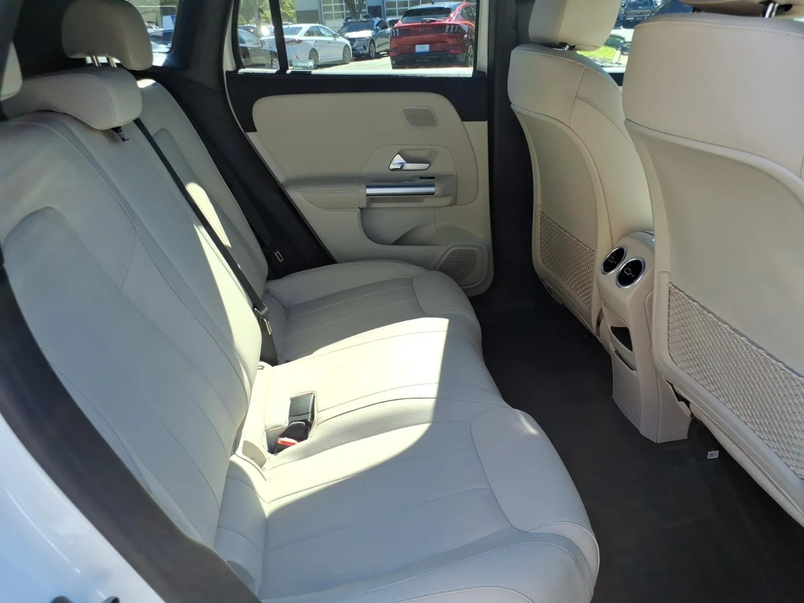 Certified Used 2026 Polar White Mercedes-Benz GLA 250 image 25