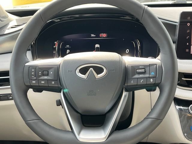 New 2027 White INFINITI Luxe AWD image 14