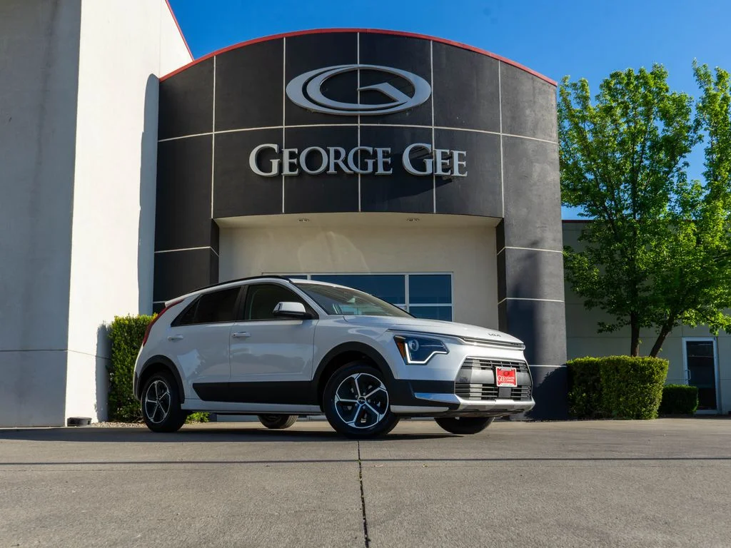 2026 Kia Niro EX HEV's photo