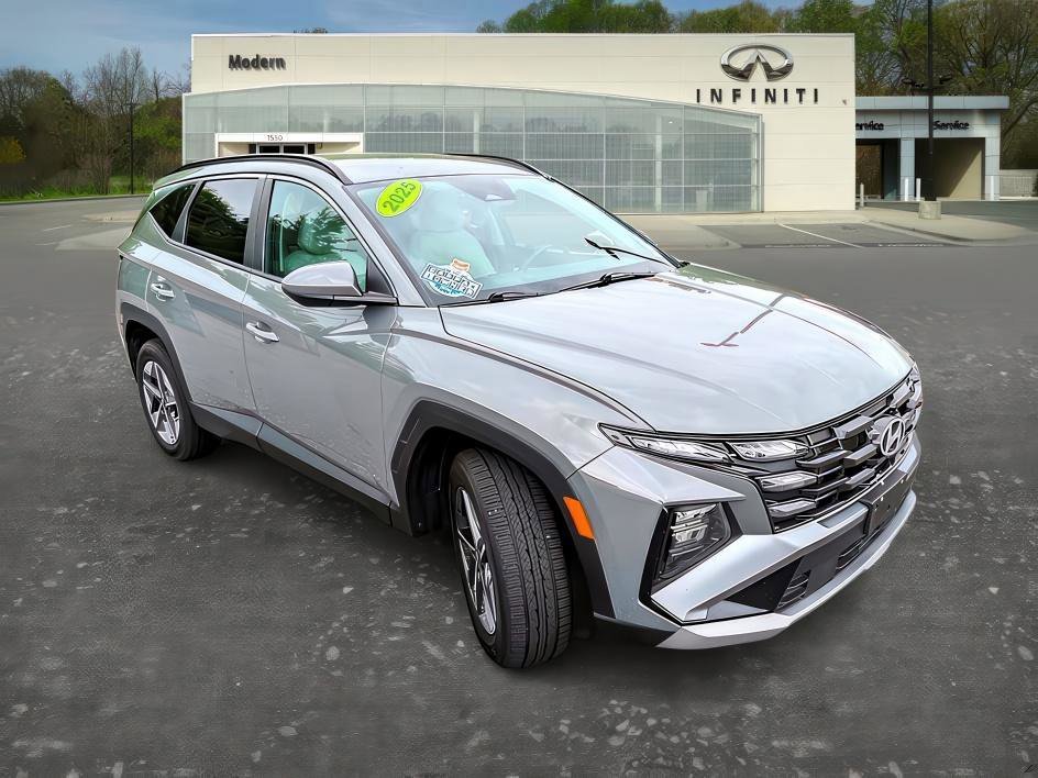 Used 2025 Hampton Gray Hyundai SEL image 34