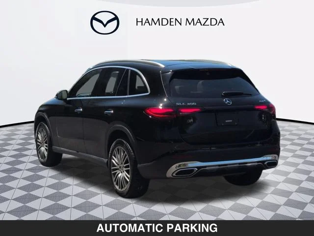 Used 2023 Black Mercedes-Benz 4MATIC® SUV image 5