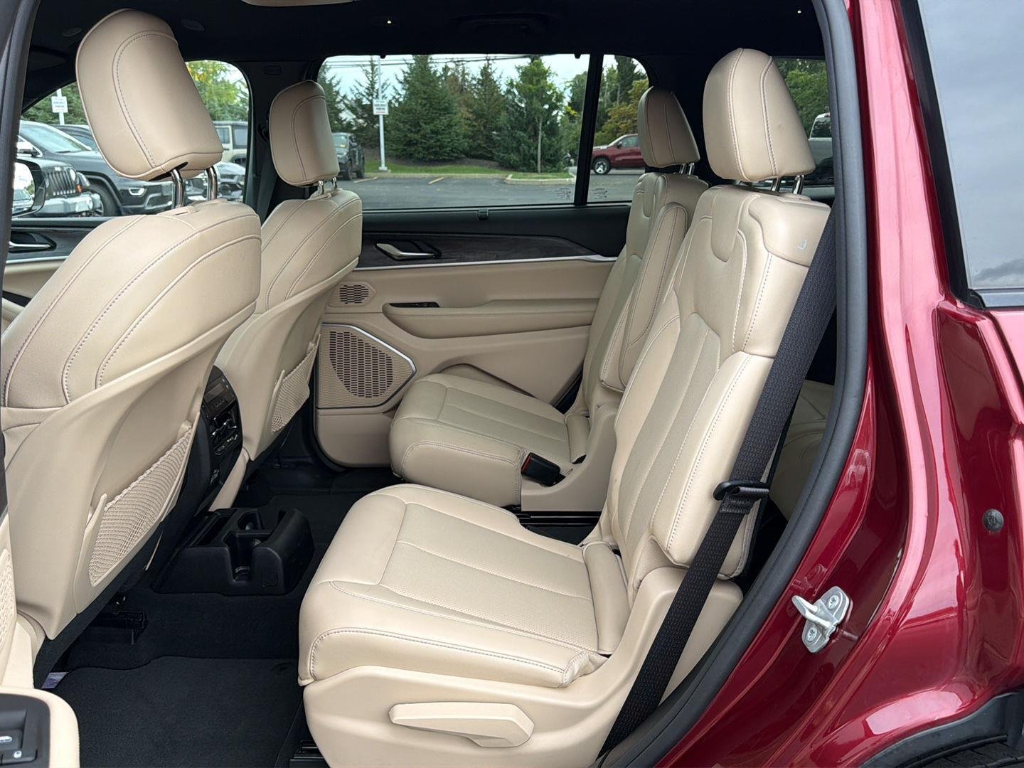 Used 2023 Velvet Red Pearlcoat Jeep Limited image 18