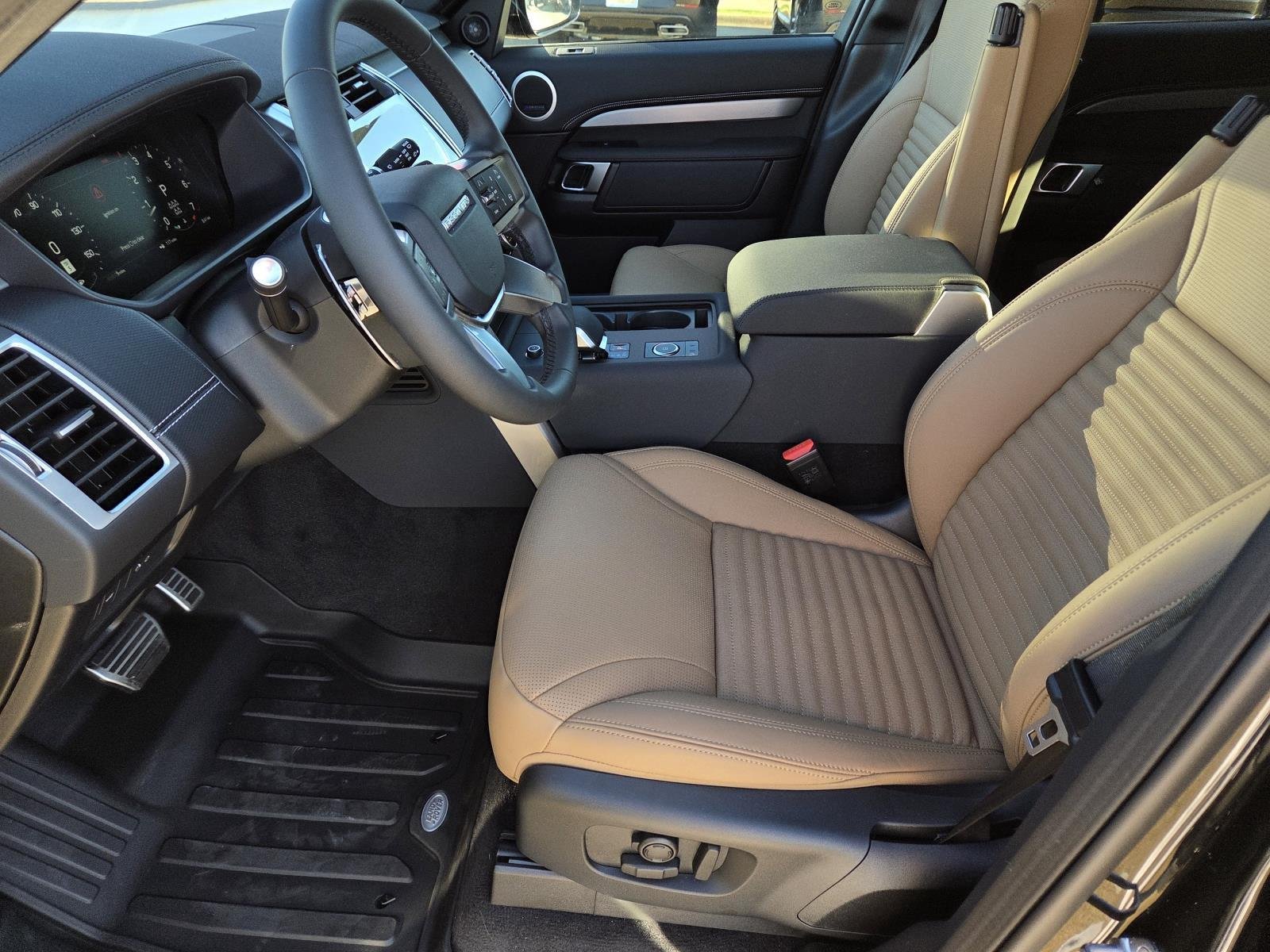 New 2026 Santorini Black Land Rover Dynamic SE image 30