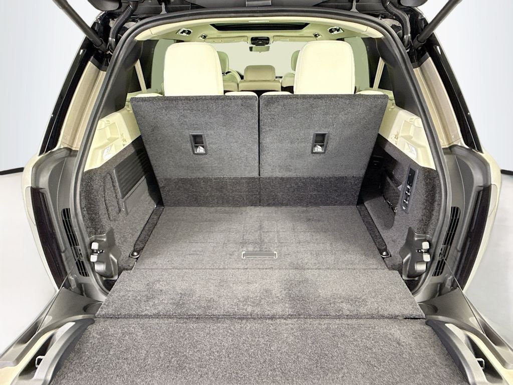 New 2026 Batumi Gold LAND ROVER SE LWB 7-Seats / V8 image 28