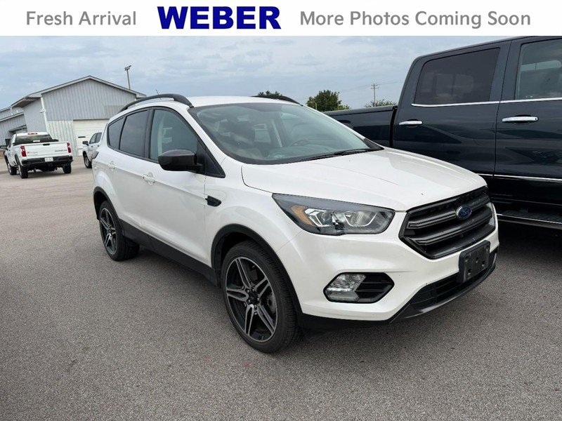 Used 2019 White Platinum Metallic Tri-Coat Ford SEL 4WD image 1