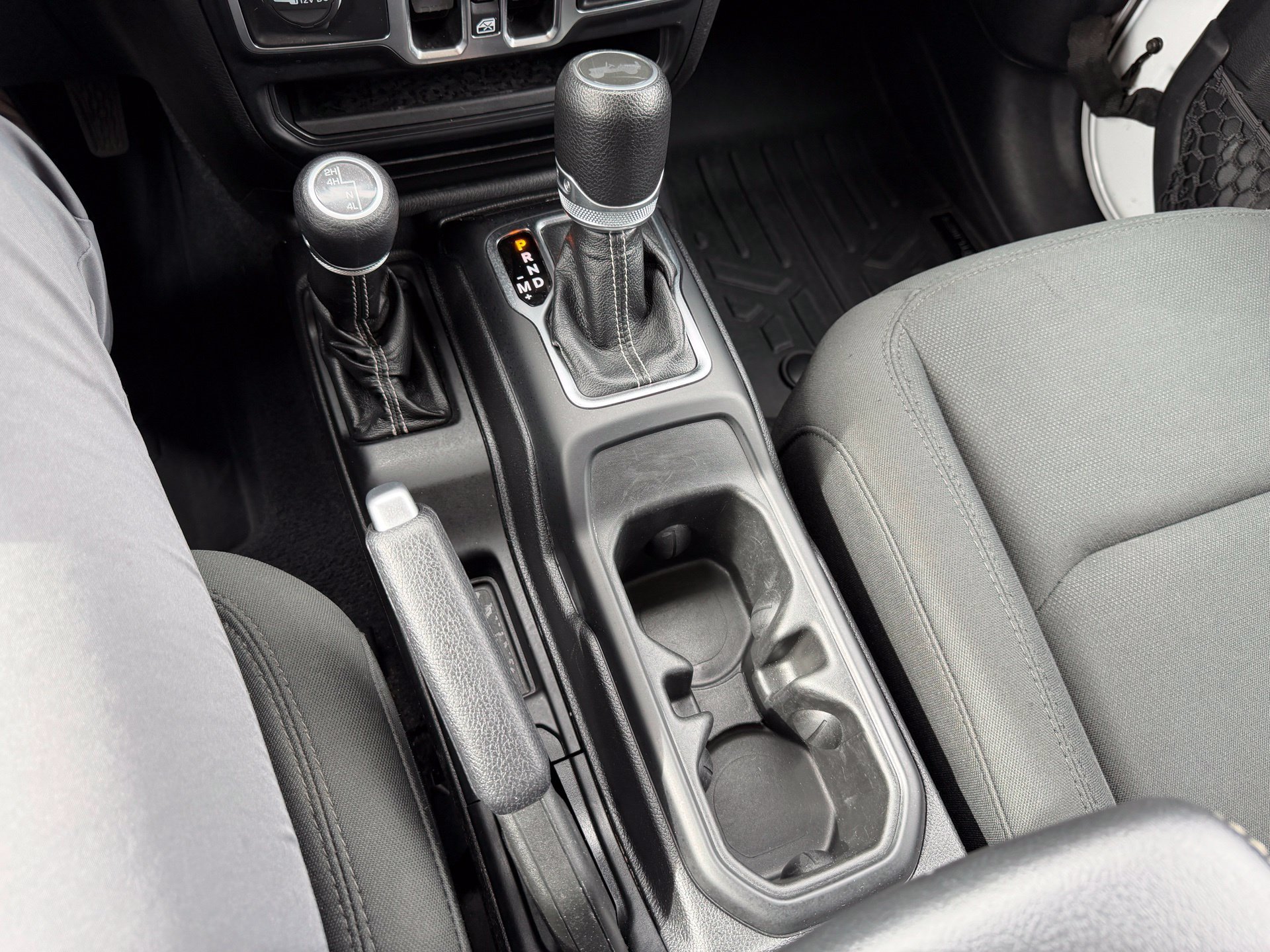 Used 2020 White Jeep Unlimited Sahara image 26