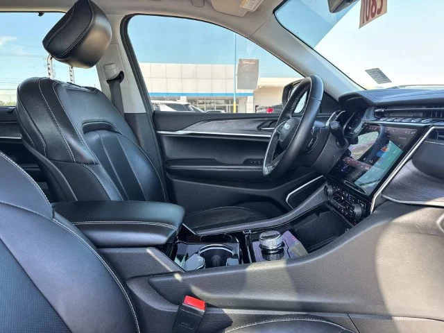 Used 2022 Black Jeep Limited image 25