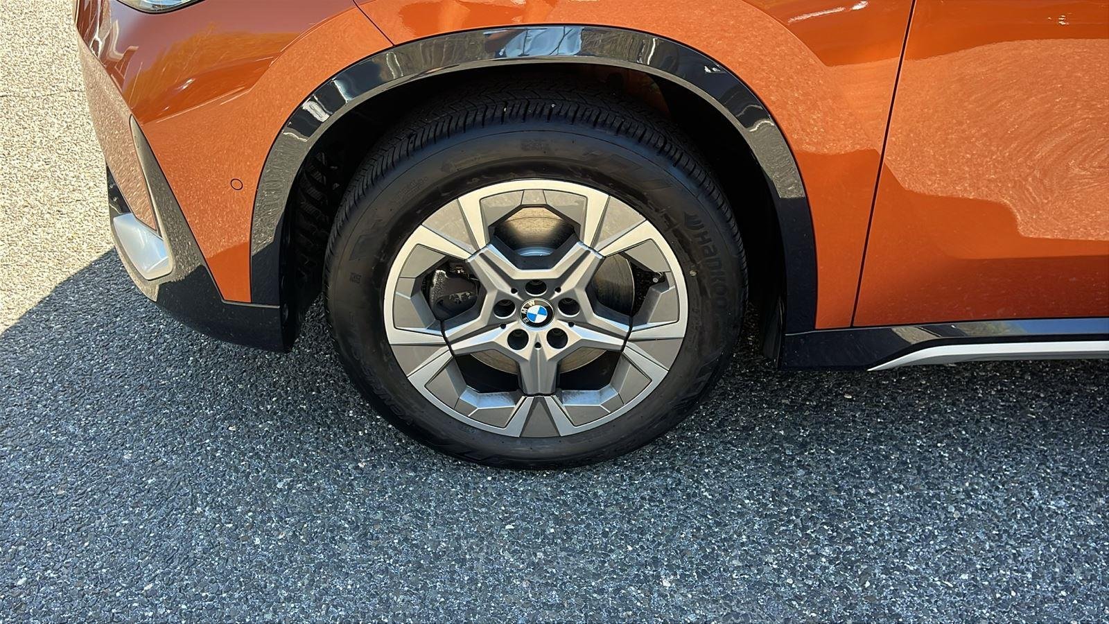 Used 2023 Utah Orange Metallic BMW xDrive28i image 8