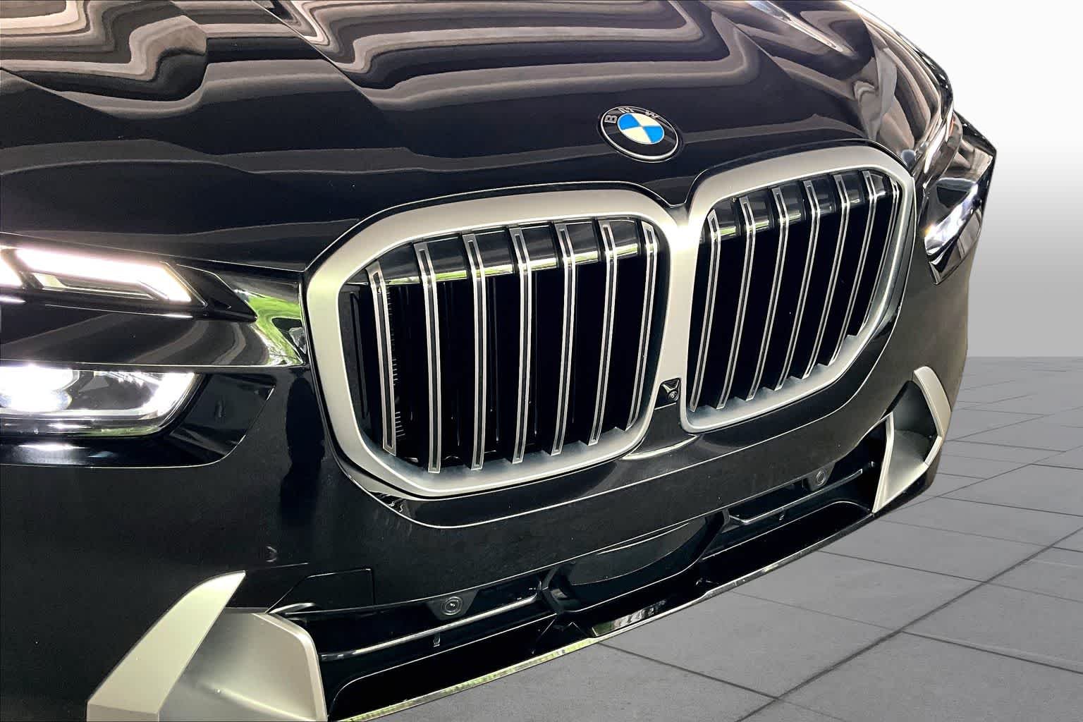 Certified Used 2026 Black Sapphire Metallic BMW xDrive40i image 29