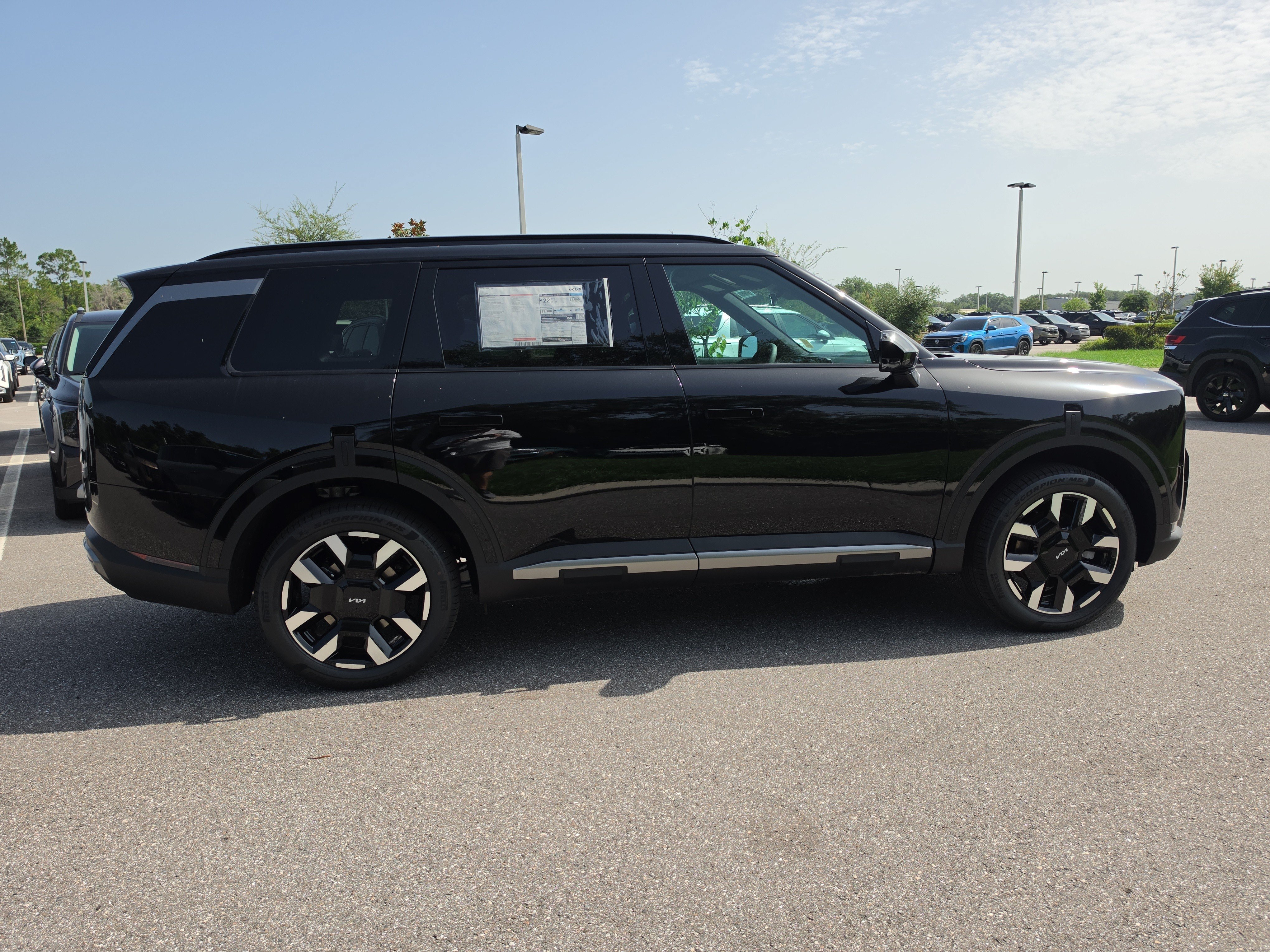 New 2027 Ebony Black Kia S image 9