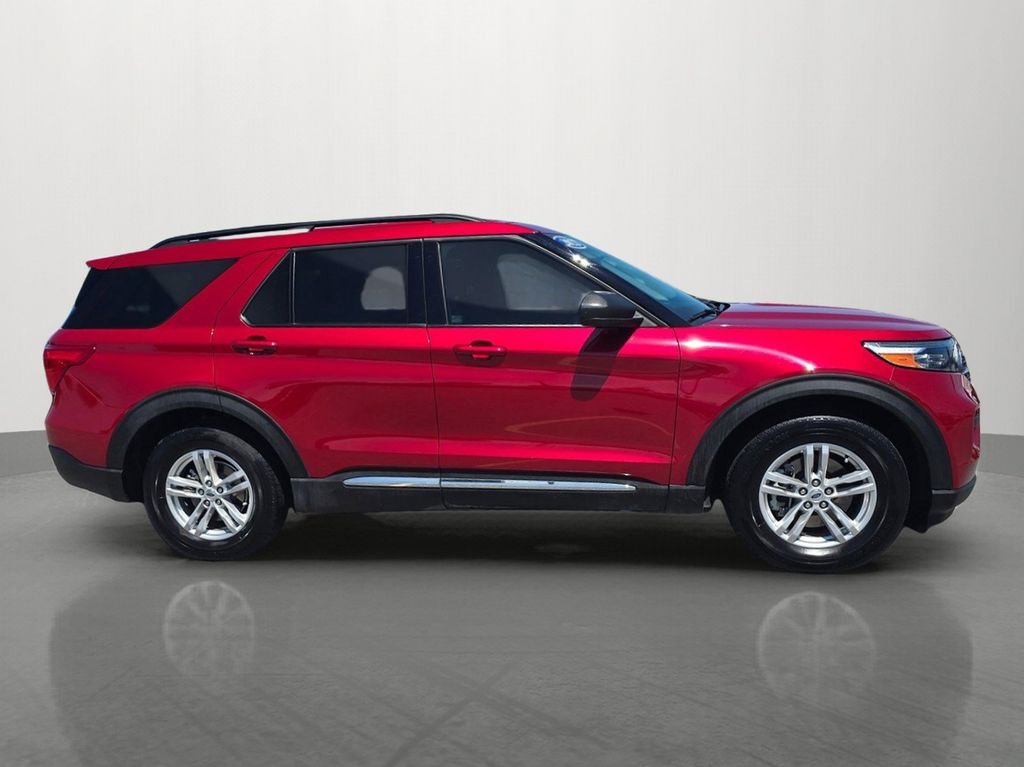 Used 2023 Red Ford XLT image 4