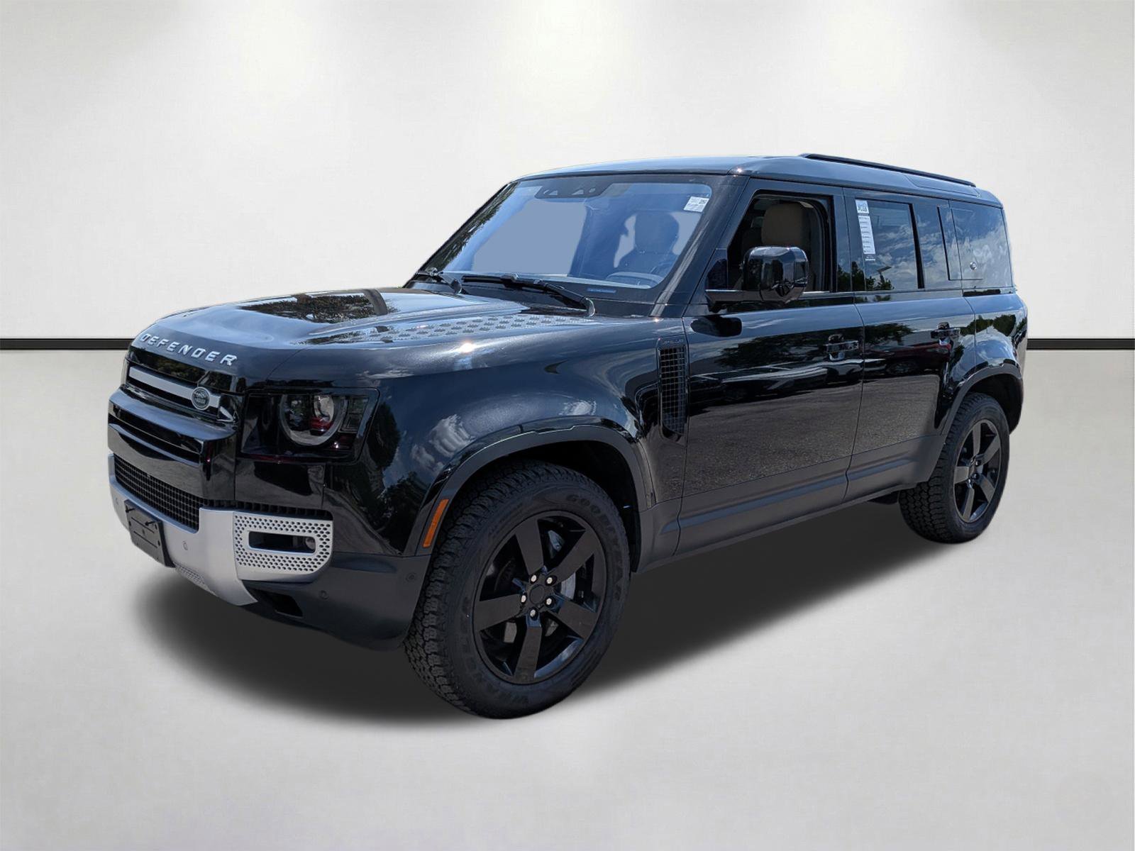 Used 2022 Santorini Black Metallic Land Rover SE image 8