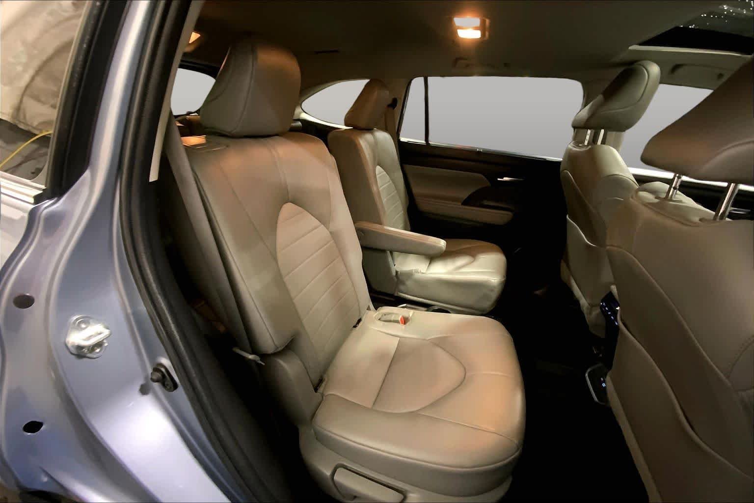 Used 2022 Moon Dust Toyota XLE image 20