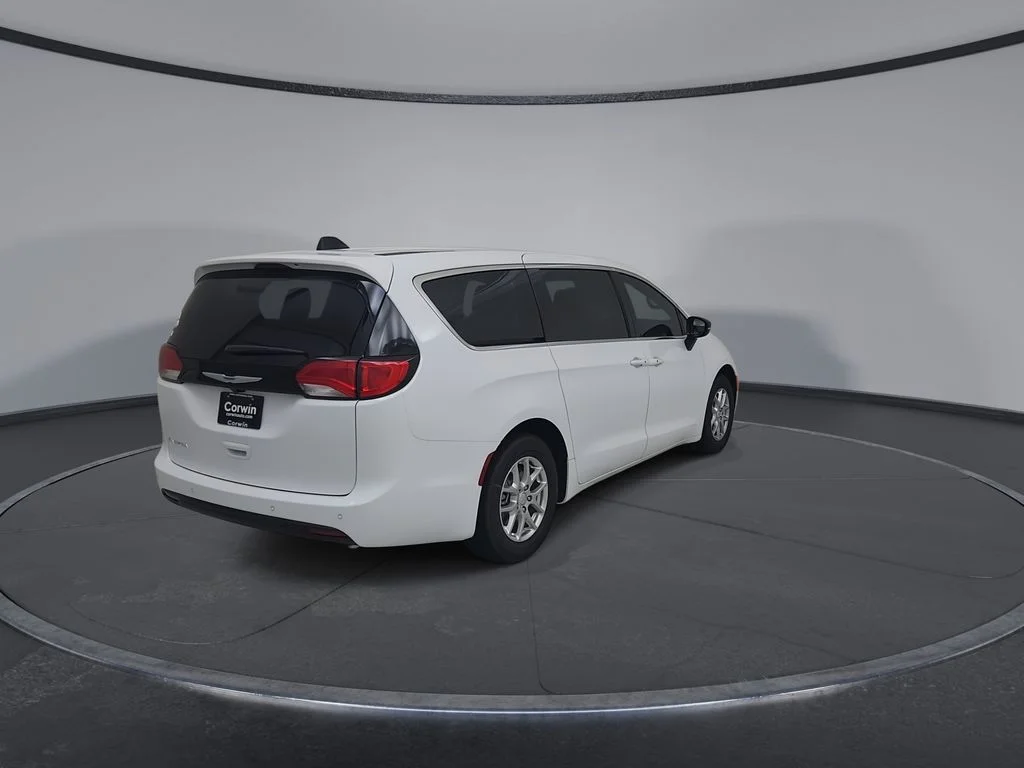 New 2027 Bright White Clear-Coat Exterior Paint Chrysler LX image 14