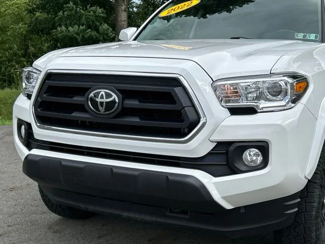 Used 2022 White Toyota SR5 image 10
