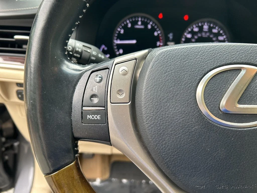 Used 2013 Gray Lexus 350 image 22