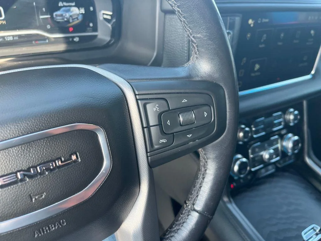 2023 GMC Yukon Denali - Photo 12