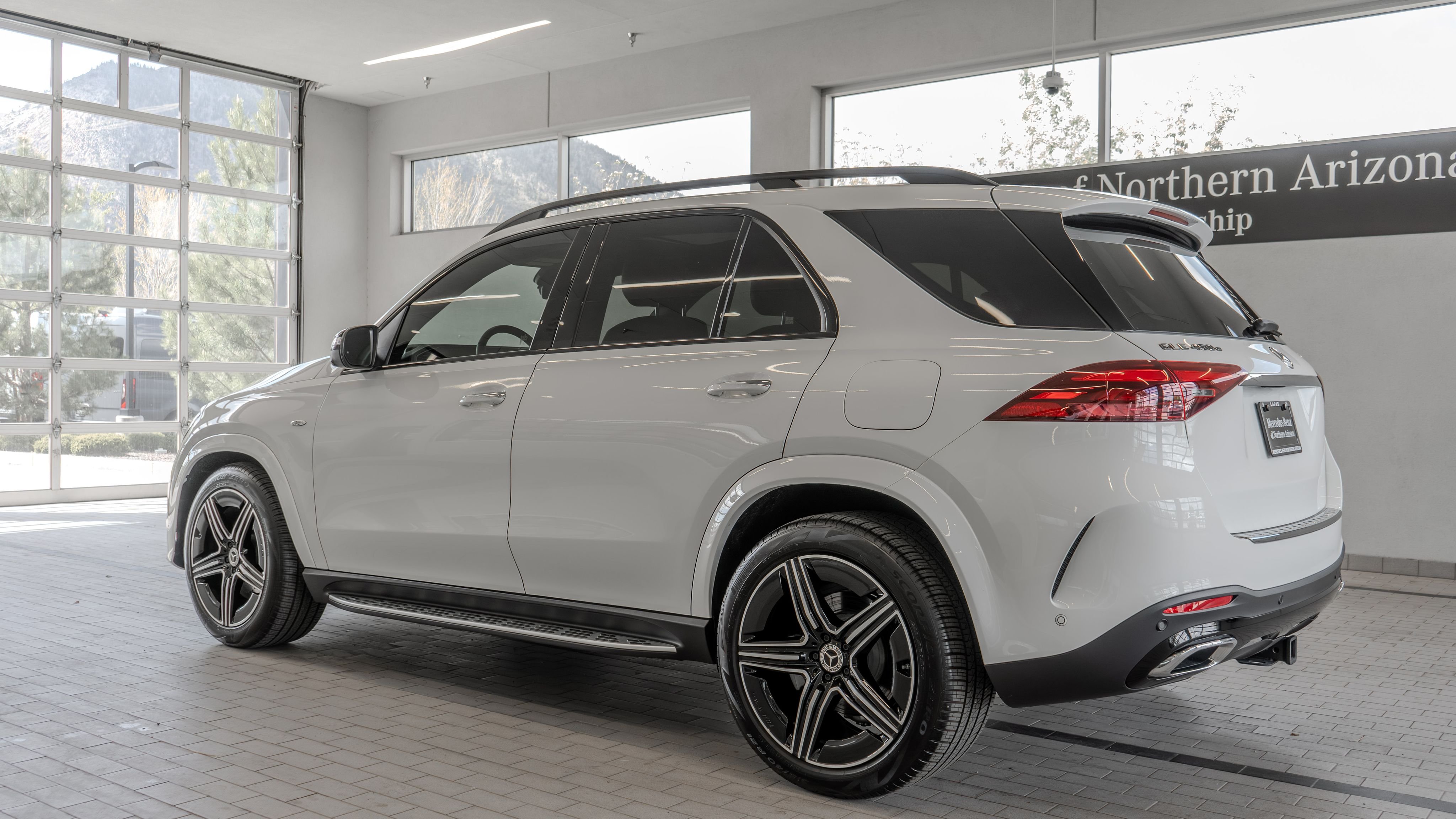 Certified Used 2025 Polar White Mercedes-Benz GLE 450e image 13