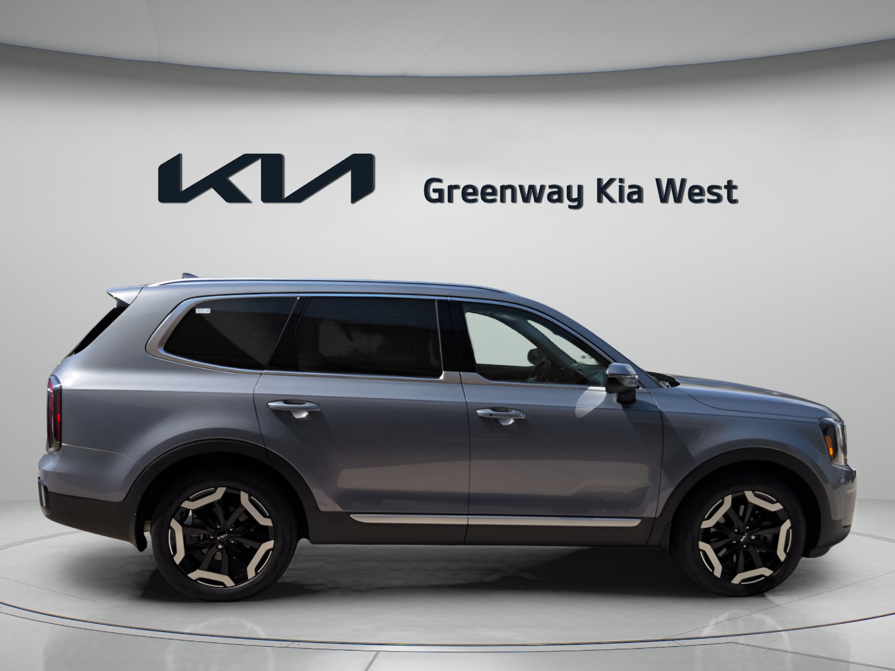 Certified Used 2025 Everlasting Silver Kia EX image 9