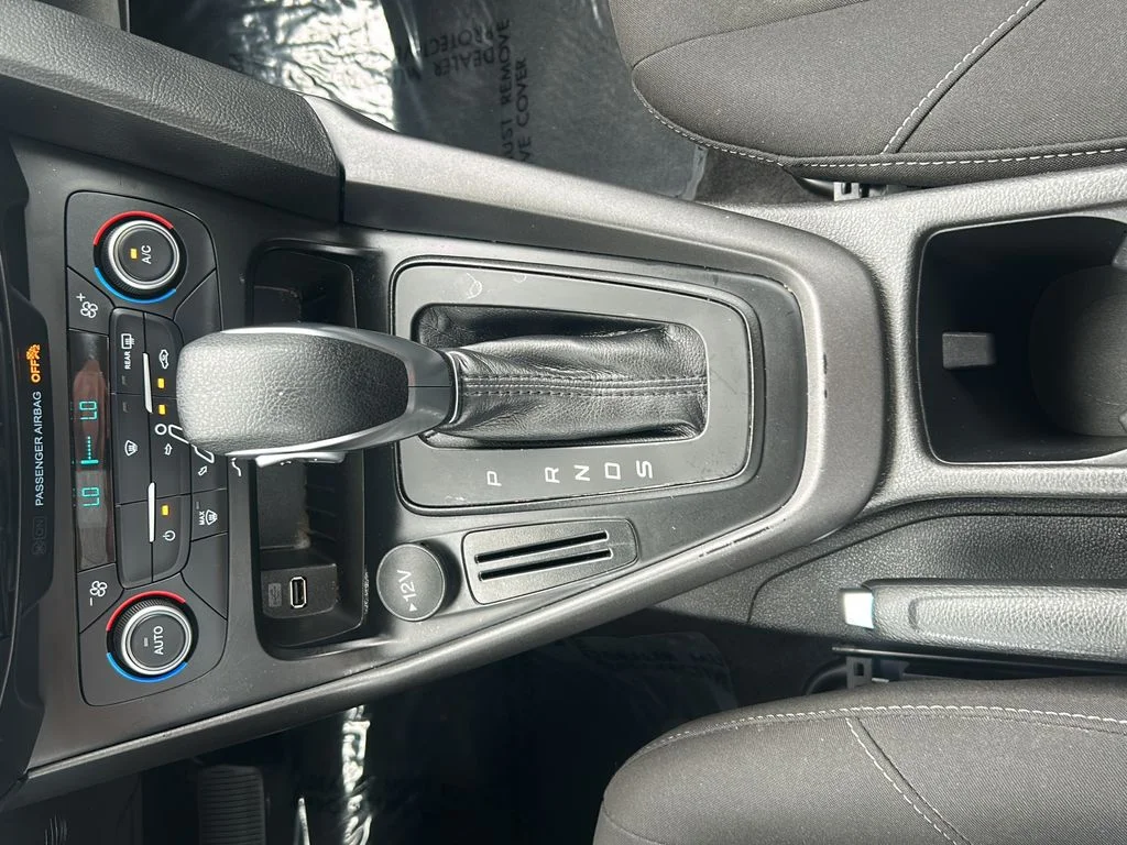 Used 2018 Blue Ford SEL image 19