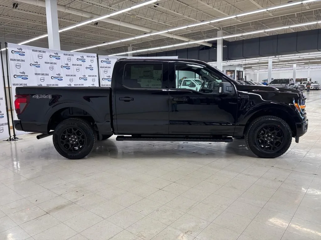 New 2026 Agate Black Metallic Ford XLT image 5