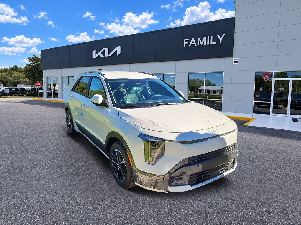 New 2027 Snow White Pearl Kia S image 1