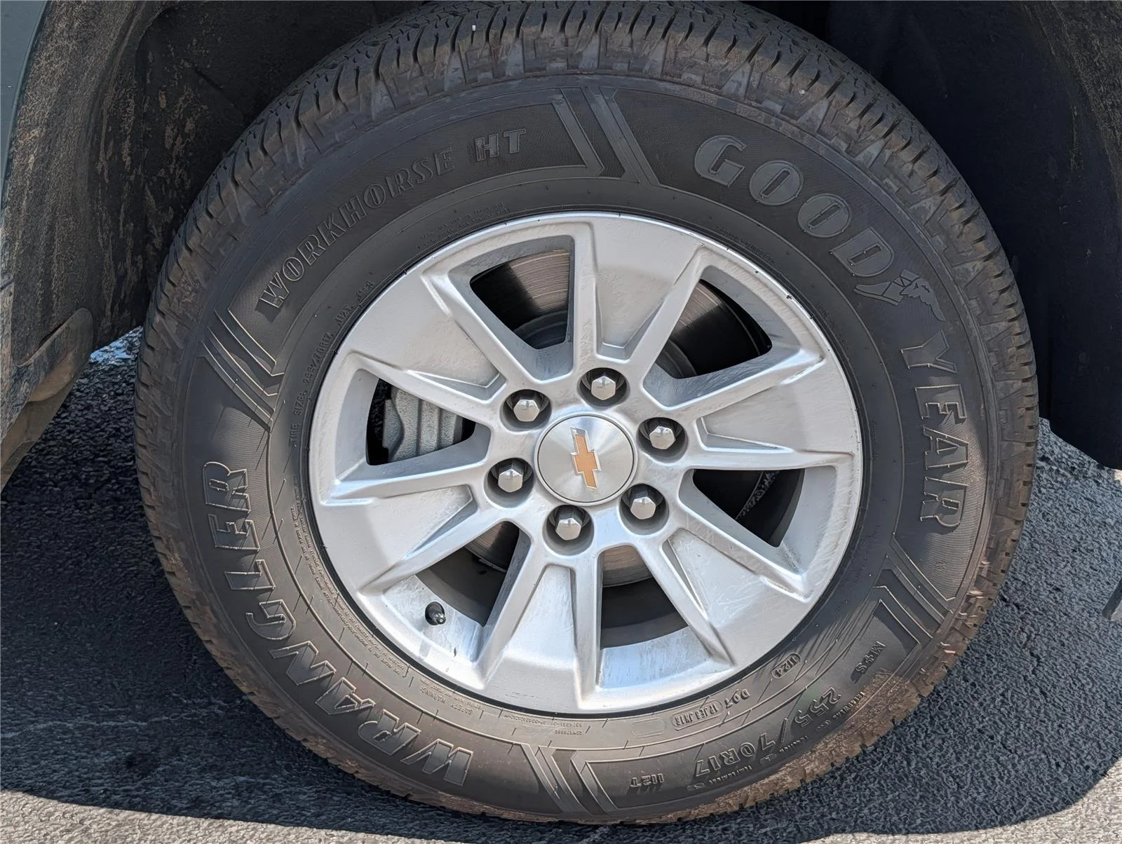 Used 2025 Cypress Gray Chevrolet LT image 37