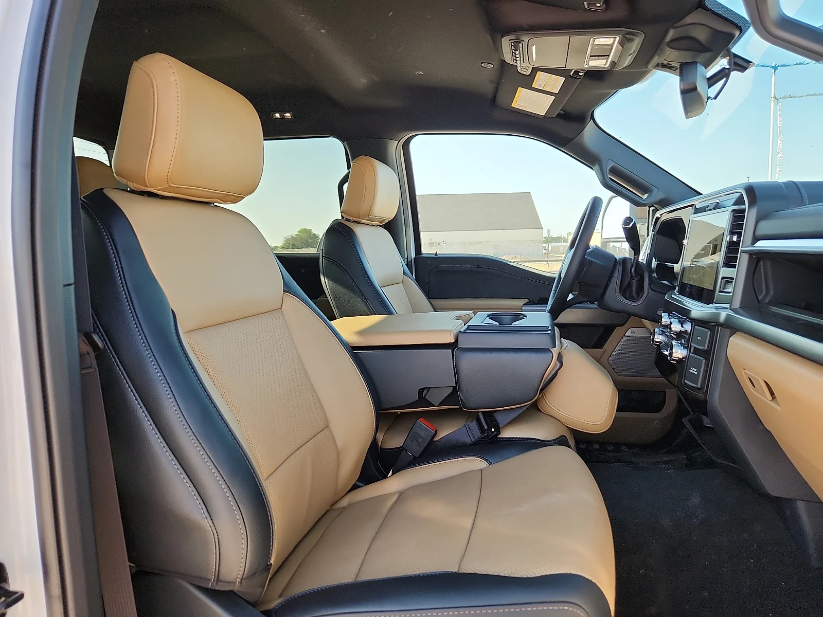 New 2026 Oxford White Ford Lariat image 20