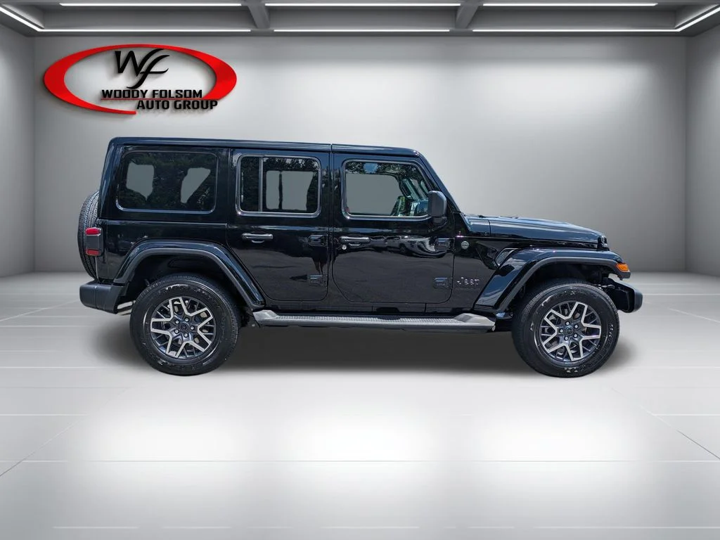 New 2026 Black Clear-Coat Exterior Paint Jeep Sahara image 3