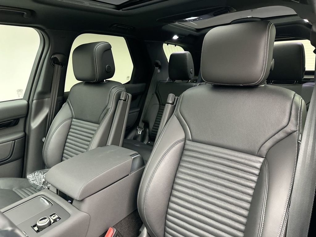 New 2026 Eiger Grey Land Rover S image 10